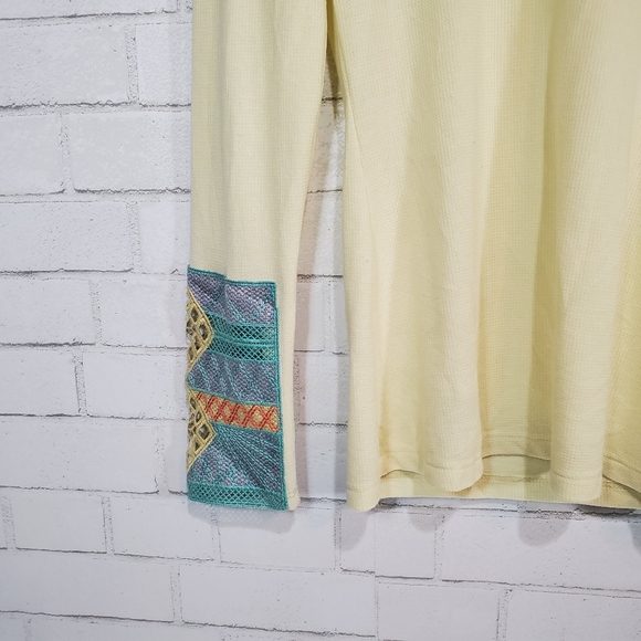 BKE light yellow long sleeve top - Picture 4 of 15